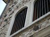 Cornice finestra in Giallo d'Istria giandinato a mano